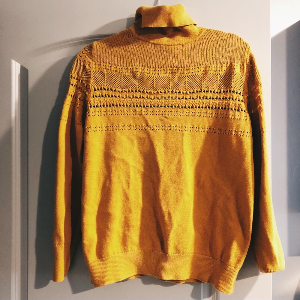 Banana Republic Turtle neck long sleeve shirt